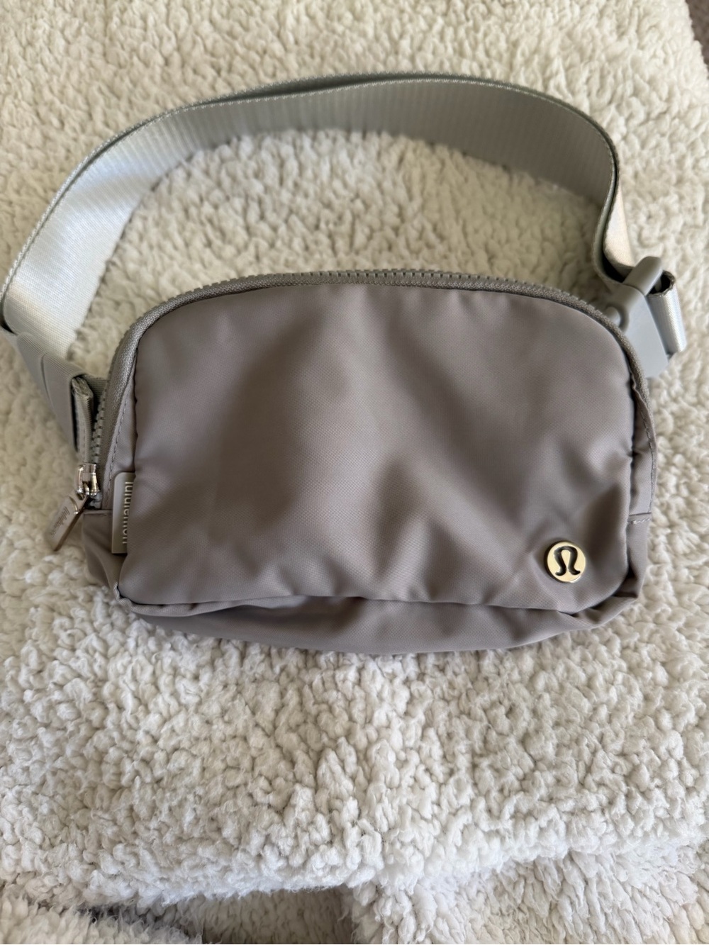 Lululemon grey belt/shoulder bag